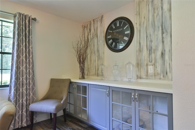 2855 SE 38th St, Ocala, FL 34480 - living area featuring a dry bar and dark wood-type flooring