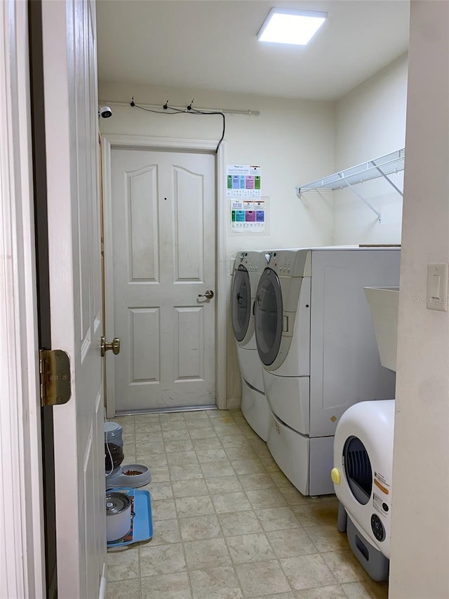 9923 SE 64th Ave, Belleview, FL 34420 - laundry room with washing machine and dryer