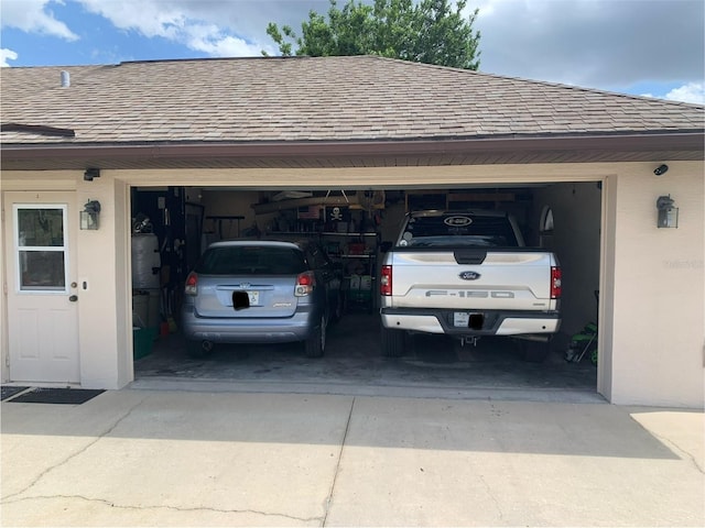 9923 SE 64th Ave, Belleview, FL 34420 - garage with driveway