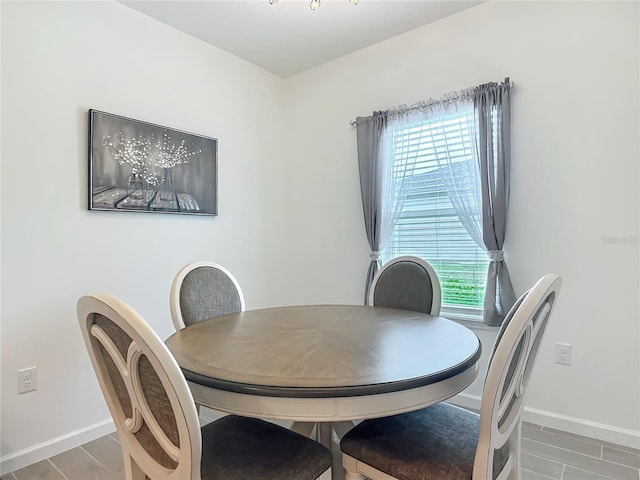 19424 SW 77th Loop, Dunnellon, FL 34432 - dining room with baseboards