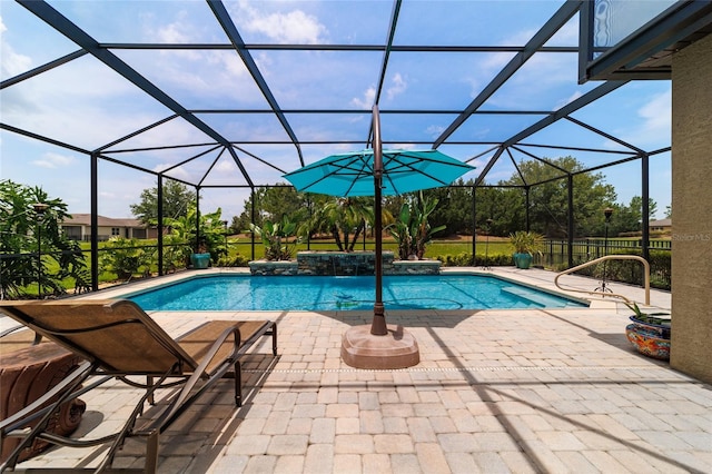 7814 SW 97th Cir, Ocala, FL 34481 - swimming pool with a patio and glass enclosure