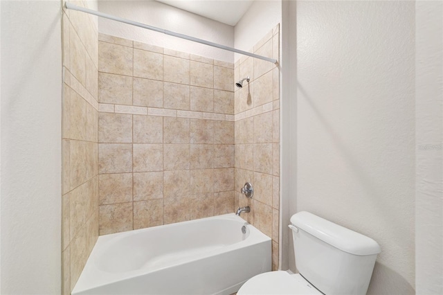 2127 NE 38th Ter, Ocala, FL 34470 - full bathroom featuring toilet and shower / washtub combination