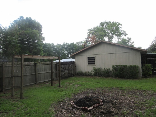 6141 NW 64th Ct, Ocala, FL 34482 - view of yard with a gate