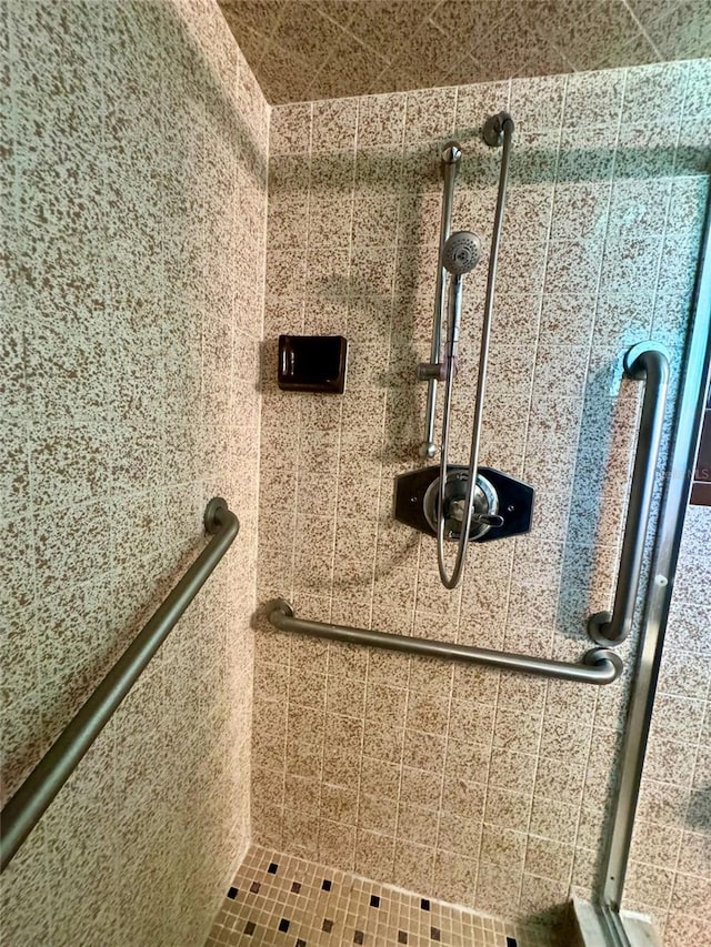 916 Jones Ave, Inverness, FL 34453 - bathroom view of a shower stall
