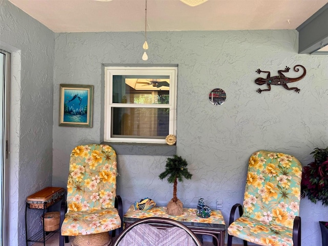 916 Jones Ave, Inverness, FL 34453 - sitting room featuring a textured wall