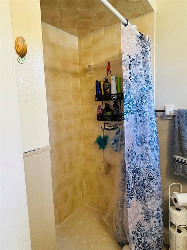 8547 SW 106th Pl, Ocala, FL 34481 - full bath featuring a tile shower