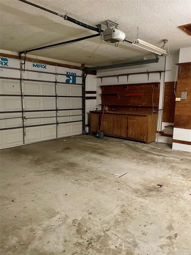 1112 NE 130th Ter, Silver Springs, FL 34488 - garage with a garage door opener