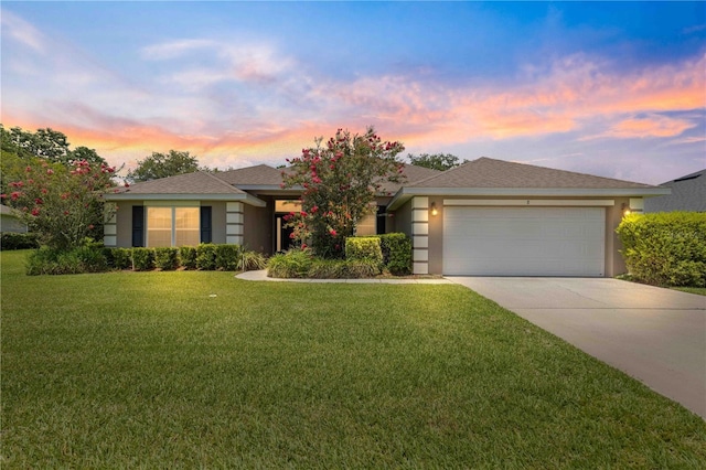 8 Diamond Club Rd, Ocala, FL 34472 - single story home featuring an attached garage, driveway, stucco siding, and a yard