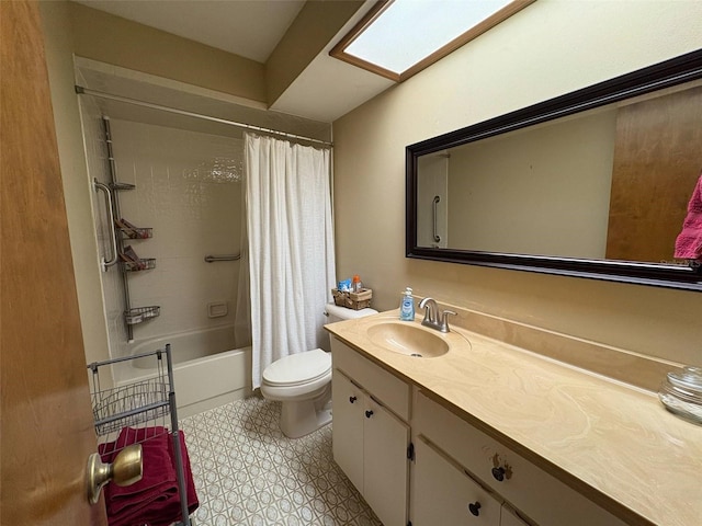 3545 SE 24th Ave, Ocala, FL 34471 - bathroom featuring vanity and shower / bath combo