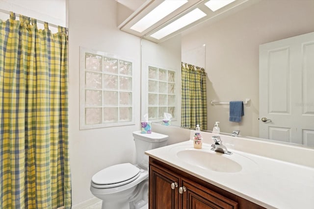 4322 N Mayan Dr, Hernando, FL 34442 - full bathroom featuring vanity and curtained shower