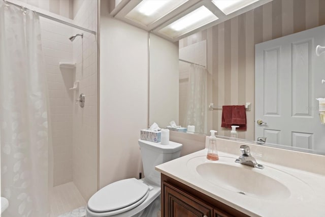 4322 N Mayan Dr, Hernando, FL 34442 - full bath featuring vanity, a tile shower, and wallpapered walls