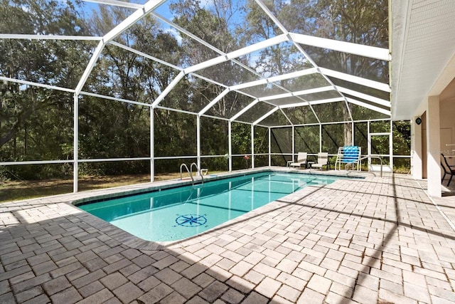 4322 N Mayan Dr, Hernando, FL 34442 - swimming pool featuring a patio and a lanai