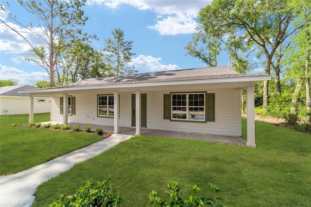 5400 NW 9th St, Ocala, FL 34482 - view of front of house with a front lawn and a porch