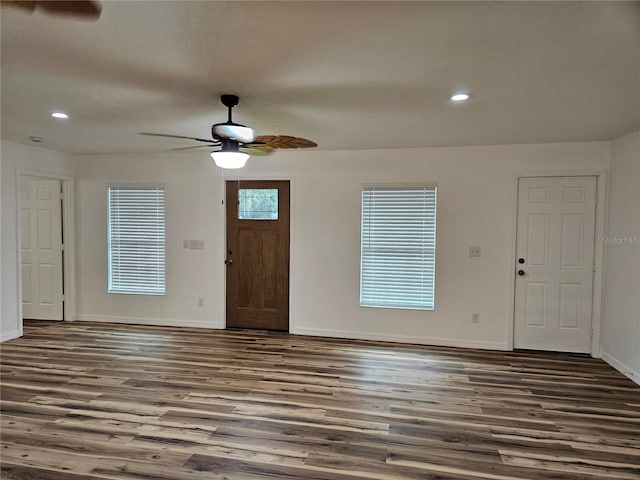 51 NE 10th St, Williston, FL 32696 - entryway featuring dark wood-style flooring, ceiling fan, and recessed lighting