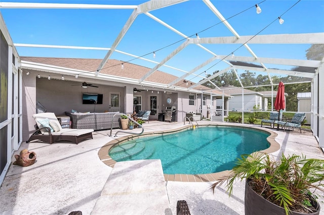 6362 N Walter Ter, Citrus Springs, FL 34434 - swimming pool featuring a patio area, an outdoor living space, ceiling fan, and a lanai