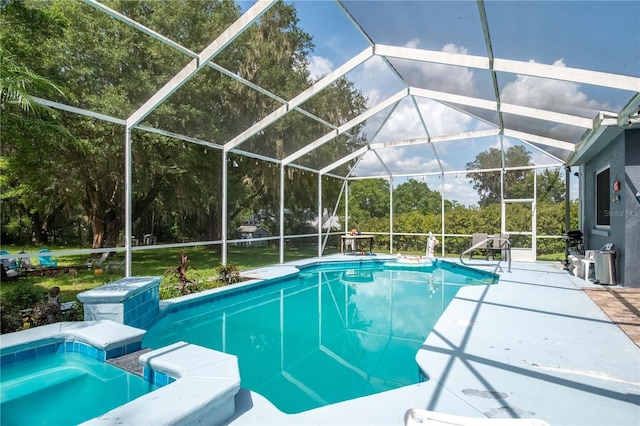 3549 SE 41st Pl, Ocala, FL 34480 - view of pool featuring a pool with connected hot tub and a patio