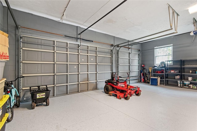 3549 SE 41st Pl, Ocala, FL 34480 - garage featuring concrete block wall
