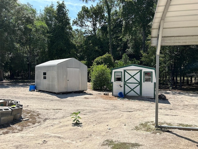 5862 SW 160th Ct, Ocala, FL 34481 - view of yard with a storage unit