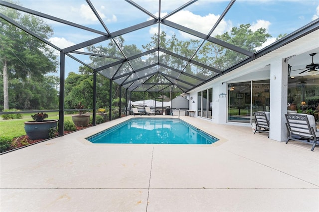 19115 SW 98th Loop, Dunnellon, FL 34432 - outdoor pool featuring a patio area and a ceiling fan