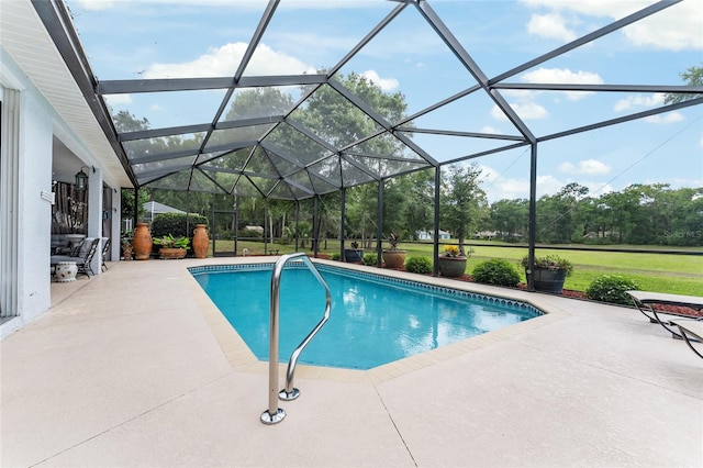 19115 SW 98th Loop, Dunnellon, FL 34432 - outdoor pool featuring a patio area, view of scattered trees, and glass enclosure