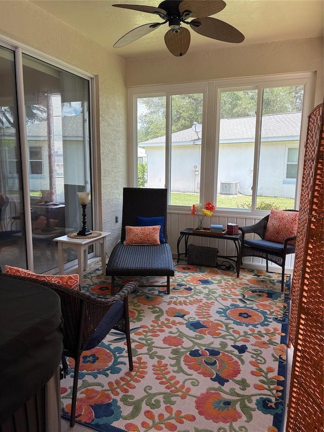 19480 SW 100th Loop, Dunnellon, FL 34432 - sunroom featuring ceiling fan