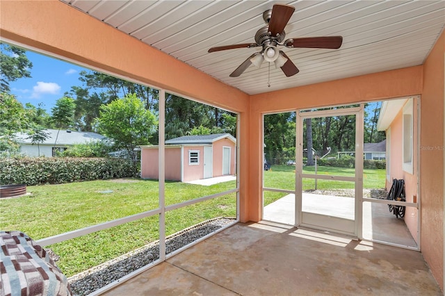 3453 SE 147th Ln, Summerfield, FL 34491 - unfurnished sunroom featuring ceiling fan