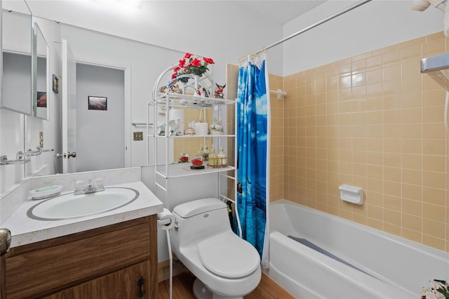 6 Emerald Crse, Ocala, FL 34472 - full bath featuring vanity, shower / tub combo with curtain, and wood finished floors