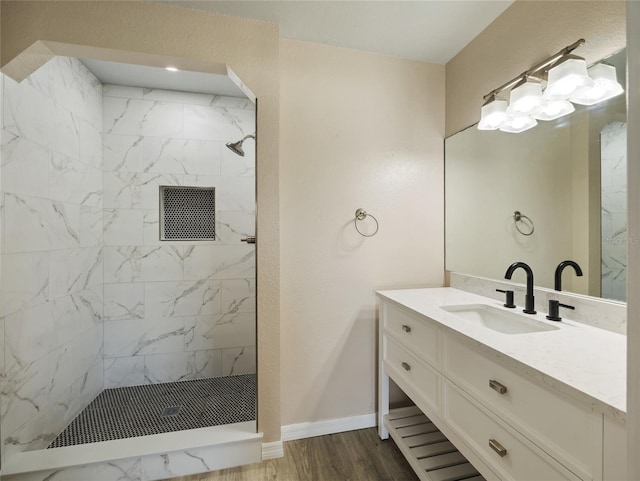 17 Pecan Run Hbr, Ocala, FL 34472 - full bath with a tile shower, vanity, and wood finished floors