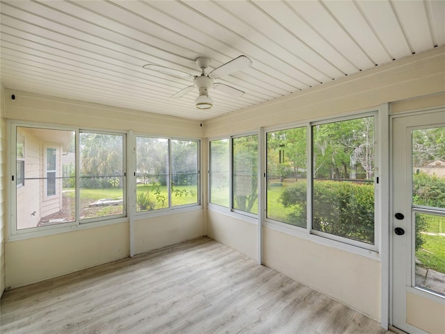 17 Pecan Run Hbr, Ocala, FL 34472 - unfurnished sunroom featuring ceiling fan