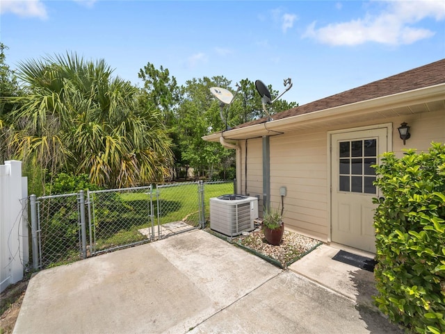 17 Pecan Run Hbr, Ocala, FL 34472 - view of patio / terrace with a gate