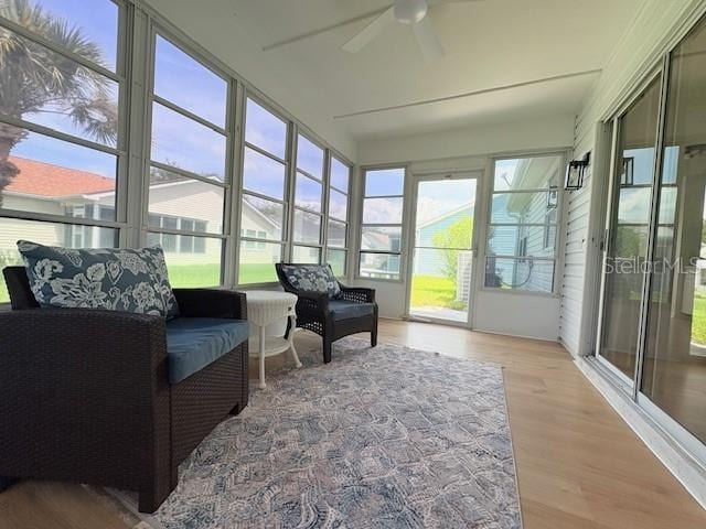 528 Valencia Pl, Lady Lake, FL 32159 - sunroom / solarium featuring ceiling fan and an outdoor living space