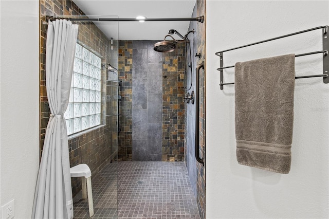 1882 E Monopoly Loop, Inverness, FL 34453 - bathroom featuring a tile shower