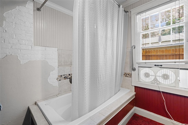 11 62nd St, Yankeetown, FL 34498 - bathroom featuring shower / bath combination with curtain and crown molding