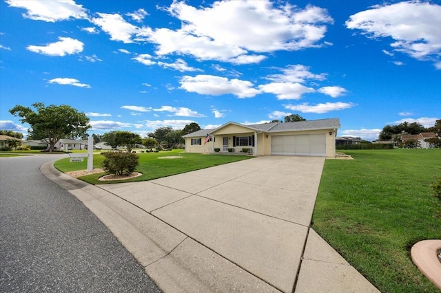 10492 SE 178th St, Summerfield, FL 34491 - single story home featuring an attached garage, a front yard, and concrete driveway