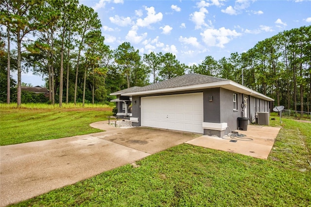 2685 W Apricot Dr, Beverly Hills, FL 34465 - garage with driveway