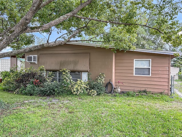 910 W Village Dr, Deltona, FL 32725 - photo 2
