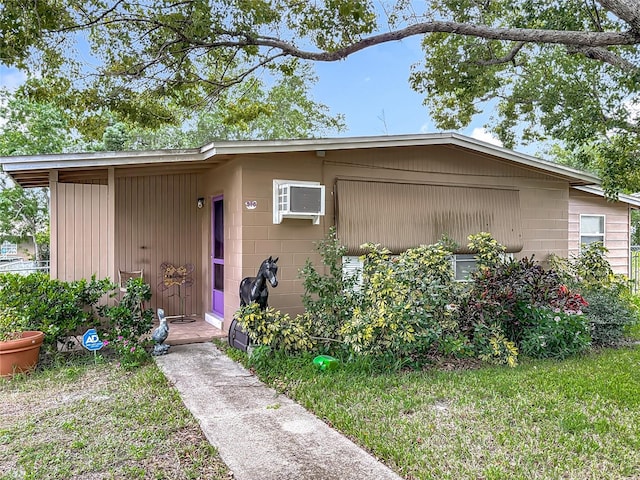 910 W Village Dr, Deltona, FL 32725 - photo 3