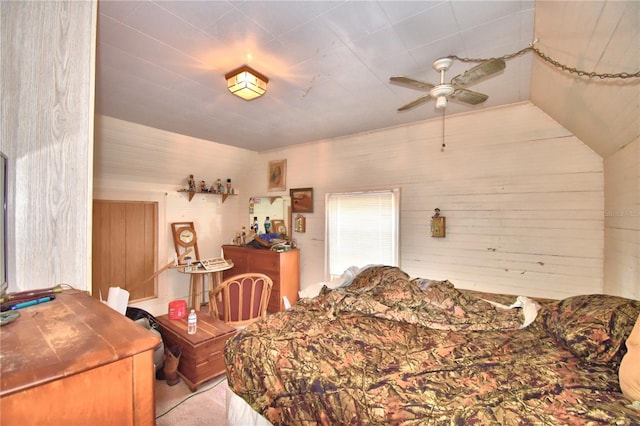 bedroom with ceiling fan