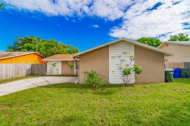 ranch-style house with a front yard