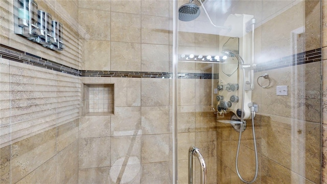 bathroom featuring tiled shower