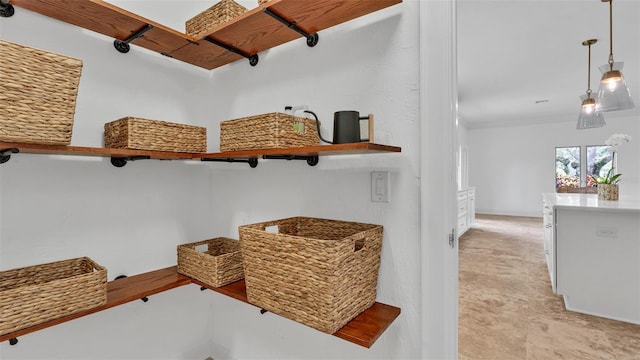 2300 N Scenic Hwy Unit 111, Lake Wales, FL 33898 - detailed view of crown molding and baseboards