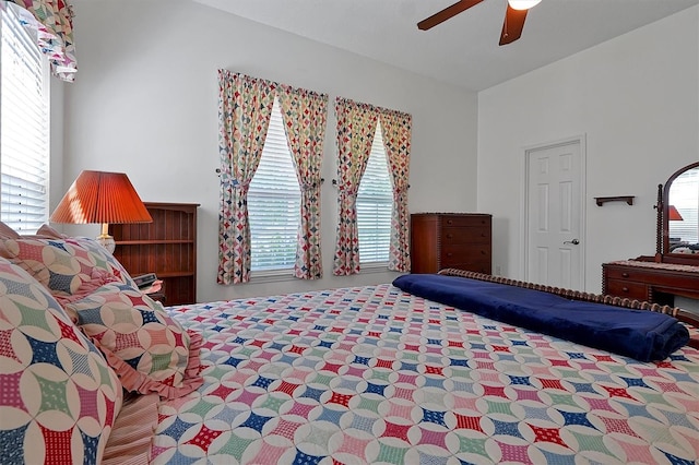 bedroom with ceiling fan