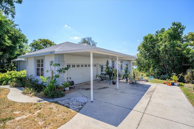 view of front facade featuring a garage