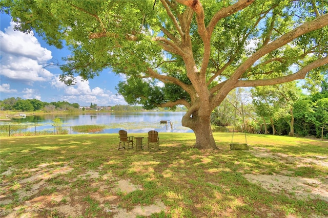 view of yard featuring a water view