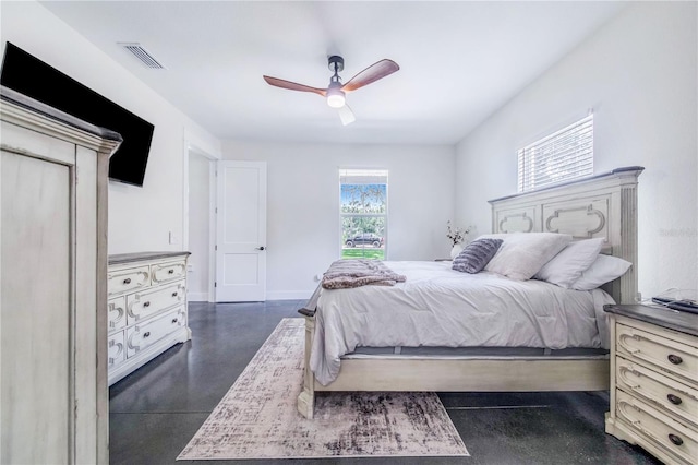 bedroom with ceiling fan