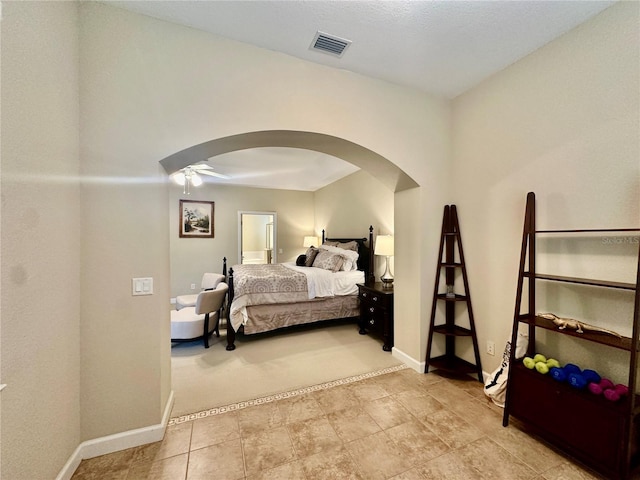 bedroom featuring ceiling fan