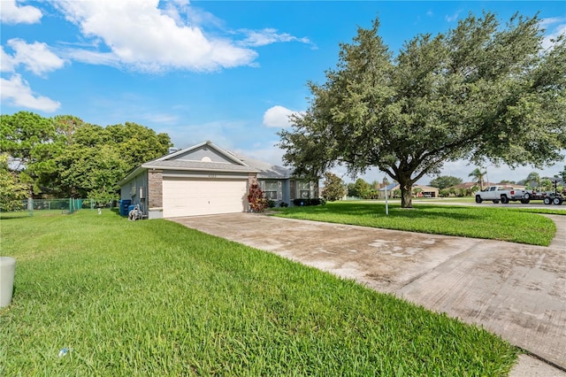 single story home featuring a front lawn