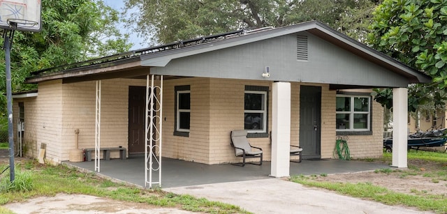 view of front of property