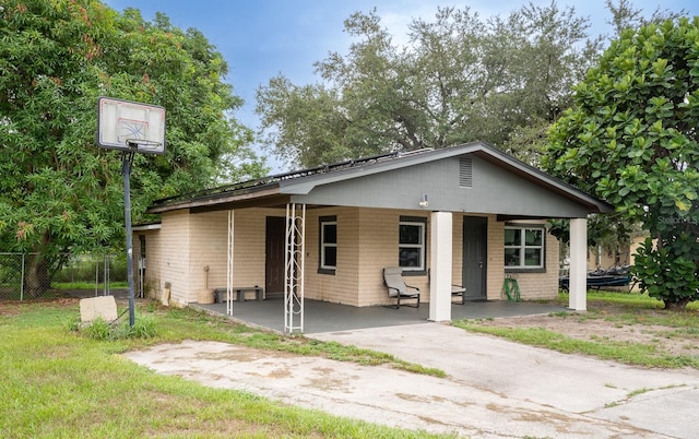 view of front of property