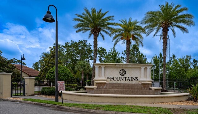 view of community / neighborhood sign